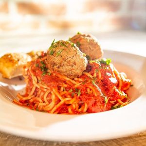 Image post by @parryspizzamckinney on Facebook