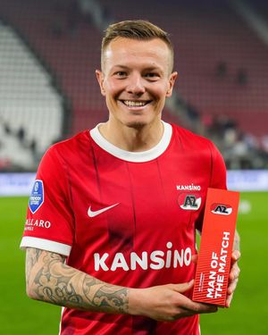 Image post by @azalkmaar on Instagram