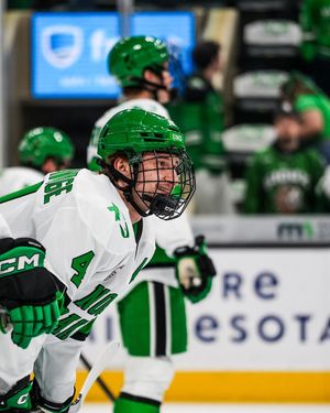 Image post by @undmhockey on Instagram