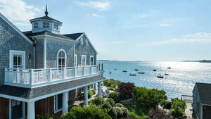 Image post by @AvondaleTravel on Facebook