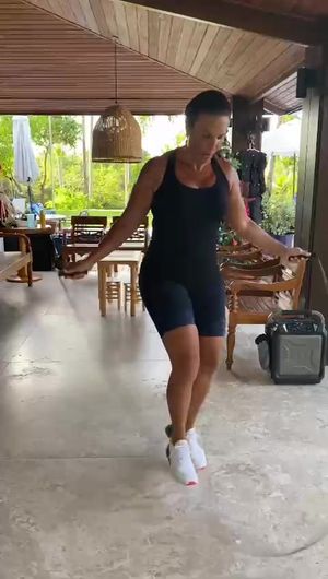 Video post by @ivetesangalo on TikTok