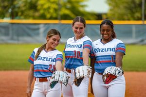 Image post by @mizunofastpitchusa on Instagram