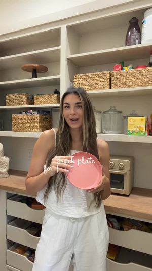 Video post by @sabrinanoellee on Instagram
