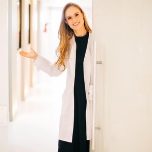 Image post by @miriampopoaski_dermato on Instagram