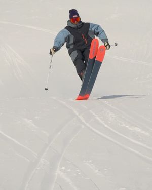 Image post by @newschoolers on Instagram