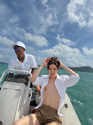 Image post by @ellemenhk on Instagram