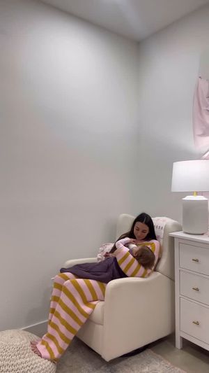 Video post by @sabrinanoellee on Instagram