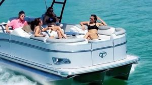 Image post by @charlotteskiboats on Facebook