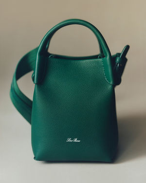 Image post by @loropiana on Instagram