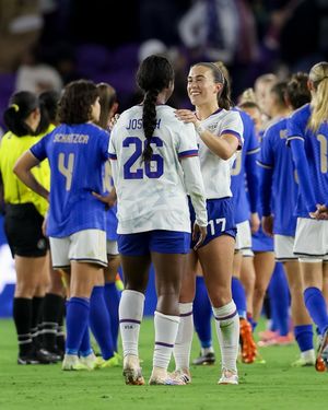 Image post by @thechicagostars on Instagram