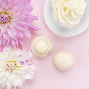 Image post by @eosproducts on Instagram