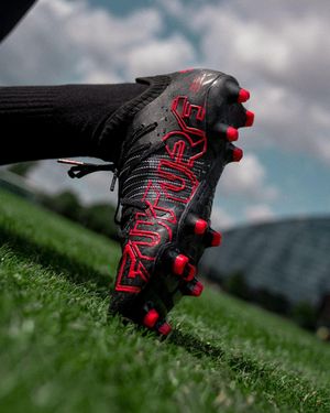Image post by @soccerdotcom on Instagram
