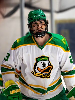 Image post by @uohockey on Instagram