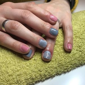 Image post by @nestanails on Instagram