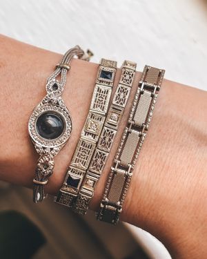 Image post by @maejeanvintage on Instagram