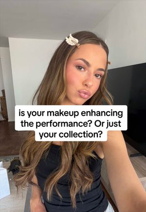 Video post by @anyaweitz on TikTok