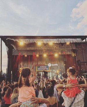 Image post by @kevinjonas on Twitter