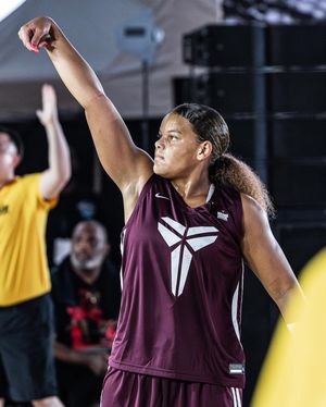 Image post by @nikegirlseybl on Instagram