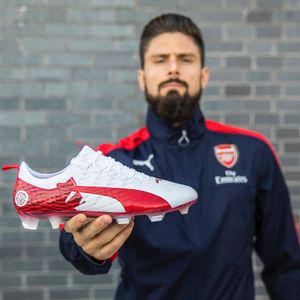 Image post by @soccerdotcom on Instagram