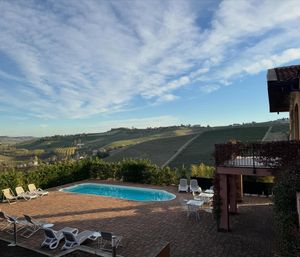 Image post by @villagarassino on Instagram