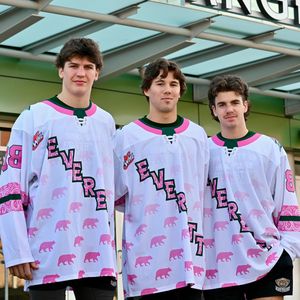 Image post by @everett_silvertips on Instagram