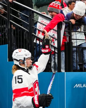 Image post by @swissicehockeywomen on Instagram