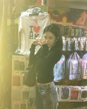 Image post by @ellemenhk on Instagram