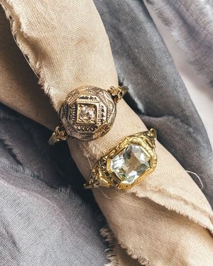Image post by @maejeanvintage on Instagram