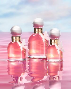 Image post by @cacharelparfums on Instagram