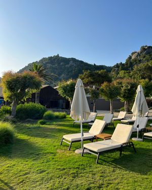 Image post by @llavieboheme on Instagram