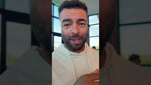Video post by @vibinwithvannoys on YouTube