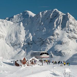 Image post by @whistlerblackcomb on Instagram