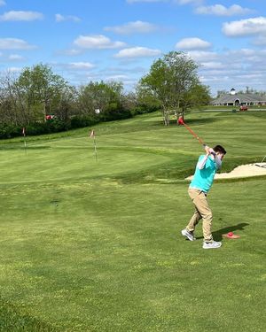 Image post by @uoflgolfclub on Facebook