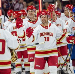 Image post by @du_hockey on Instagram