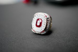 Image post by @OhioStSwimDive on Twitter