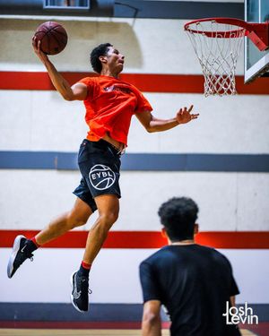 Image post by @thetrewhite_ on Instagram