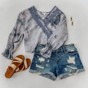 Image post by @shopfillyflair on Instagram