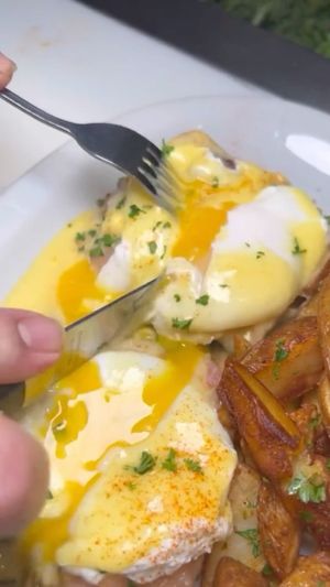 Video post by @lipsmackingfoodie on Instagram