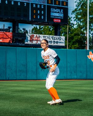 Image post by @texassoftball on Instagram