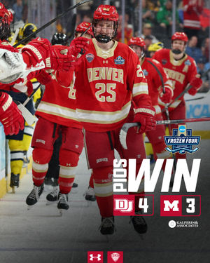 Image post by @du_hockey on Instagram