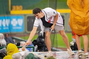 Image post by @lansinglugnuts on Instagram