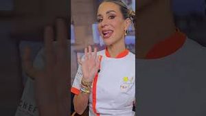 Video post by @telemundo on YouTube