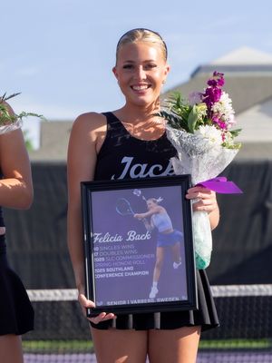 Image post by @sfa_tennis on Instagram