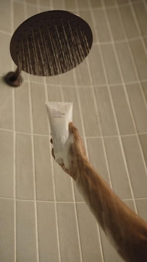 Video post by @jomalonelondon on TikTok