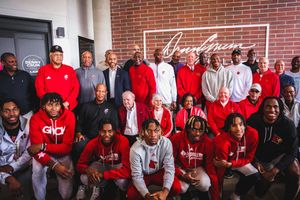 Image post by @LouisvilleMBB on Twitter