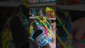 Video post by @sidelineswapbaseball on YouTube