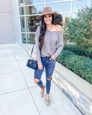 Image post by @sabrinanoellee on Instagram
