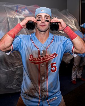 Image post by @fightins on Instagram