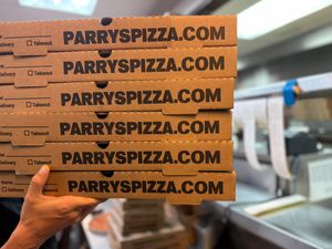 Image post by @parryspizzagreenwoodvillage on Facebook