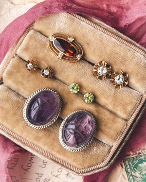 Image post by @maejeanvintage on Instagram